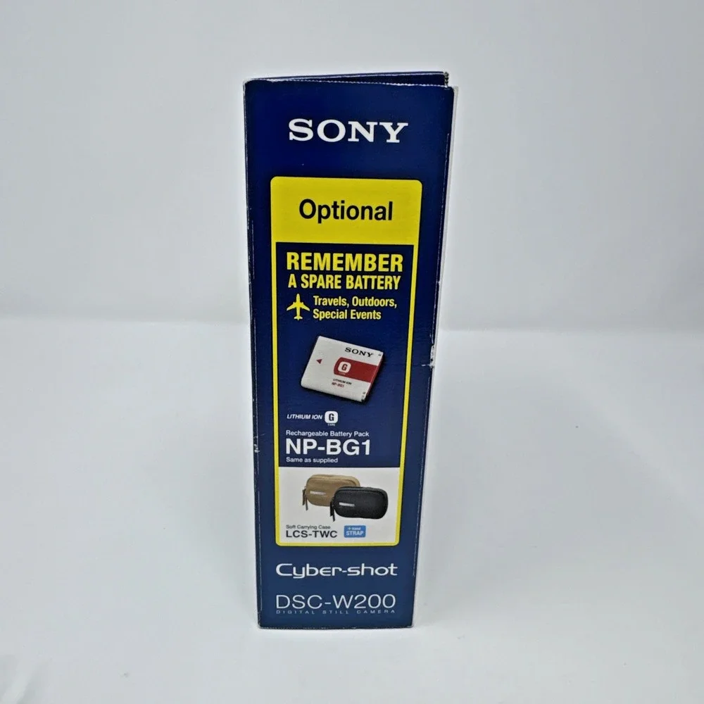Sony CyberShot DSC-W200 Silver 2.1 MP Digital Camera Bundle with/Box